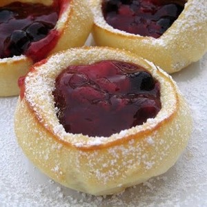 http://realmomkitchen.com/489/mini-german-pancakes/